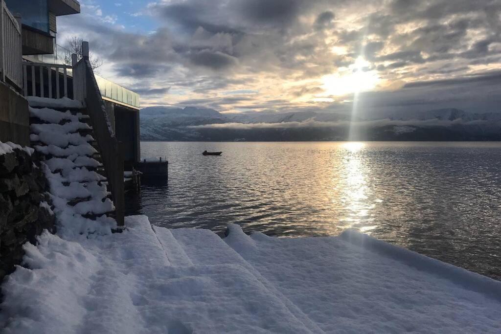 Panoramaresort In Hardangerfjorden Leilighet I Sjokanten Ved Hardangerfjorden For 7 Personer Boat , Sauna,Kajak, Sup For Rent Oystese Ngoại thất bức ảnh